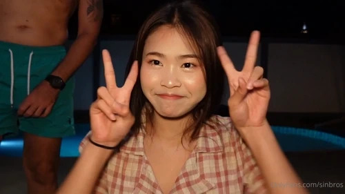 Sia น้องเซียร์ แก๊ง SinBros วัยรุ่นไทยขาวหมวยน่าหลงใหล