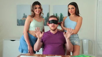 Hime Marie & Kylie Rocket เล่นเซ็กส์หนัง Bratty Sis พี่ชายฟิน