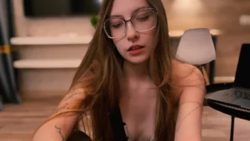 YOURSOFIA หนังเอ็กซ์รัสเซีย FANSLY PORN สาวหวานแหวกอกเย็ดถึงใจ