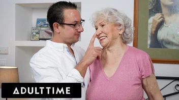 ADULT TIME หนังเอ็กส์คนแก่ฝรั่ง “70 ยังแจ่มป้าแต๋วซ่า” เย็ดยายสุดฮอต