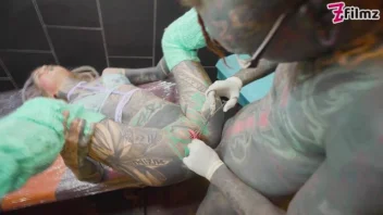 สาวฝรั่ง ANUSKATZZ สักลายเต็มตัว เจาะหีแล้วโดนเย็ดตูดฟรี