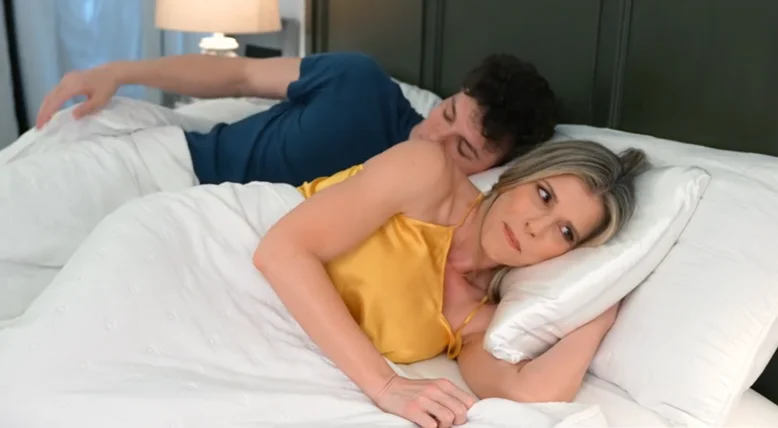 CORY CHASE ร้อนรัก MOM LOVER แม่หนาวกอดลูกชายในห้องนอน