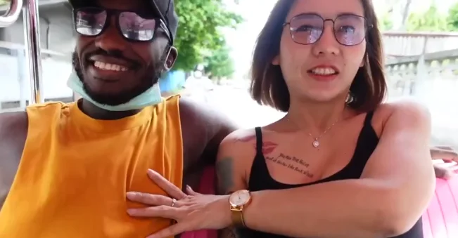 TUKTUKPATROL สวิงกิ้งแซ่บๆ นิโกรควยดำกับฝรั่งชมพูเย็ดน้องฟ้า