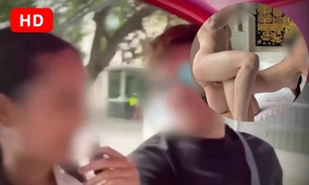 น้องพลอย Pigkaploy กับแฟนฝรั่ง ซั่มสดในรถตุ๊กๆ สุดมันส์